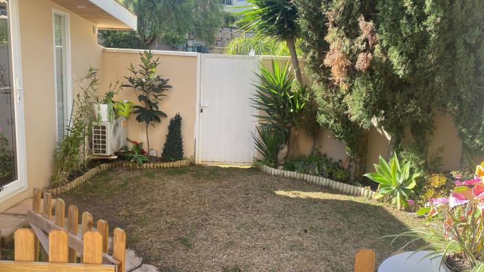 Image No.30-4 Bed Semi-Detached for sale