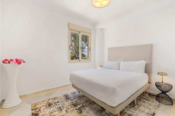 Image No.10-3 Bed Apartment for sale