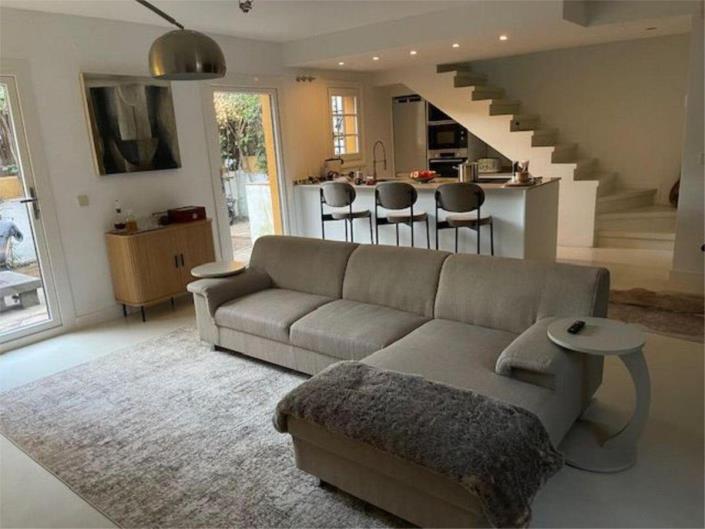 Image No.12-2 Bed Townhouse for sale