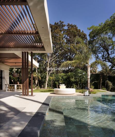 Image No.4-6 Bed Villa / Detached for sale