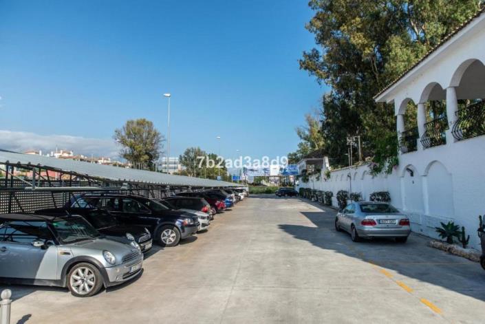 Image No.2-Appartement de 2 chambres à vendre à Puerto Banus