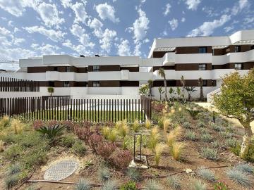 18-cc72f169493c096e712837ff5d8b6e41