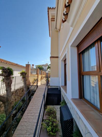 Image No.3-Jumelé de 5 chambres à vendre à Marbella