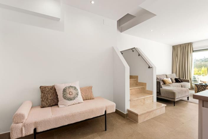 Image No.8-3 Bed Townhouse for sale