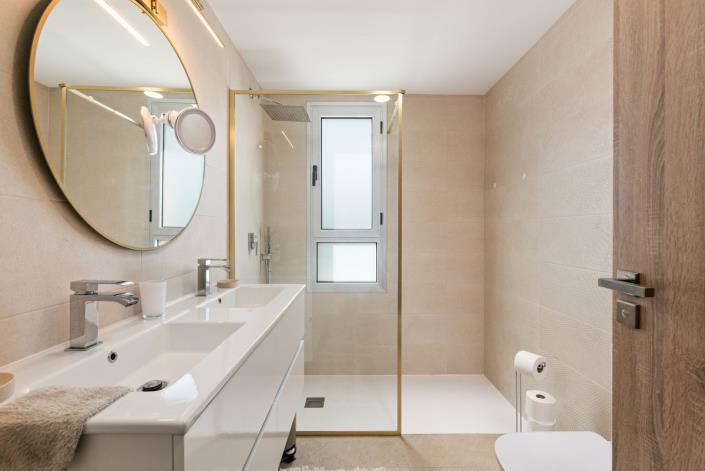 Image No.12-3 Bed Townhouse for sale