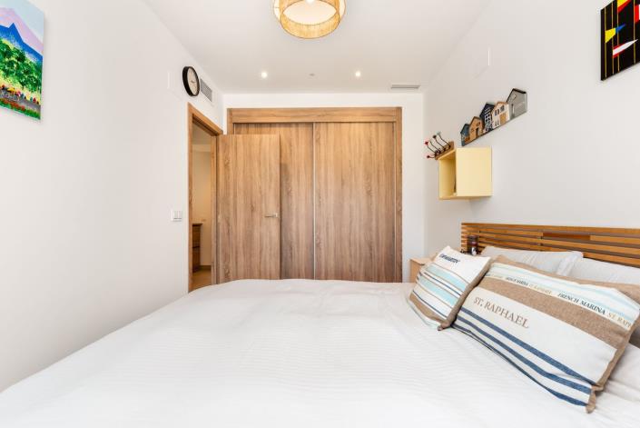 Image No.15-3 Bed Townhouse for sale