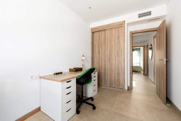 Image No.18-3 Bed Townhouse for sale