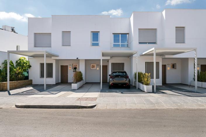 Image No.27-3 Bed Townhouse for sale