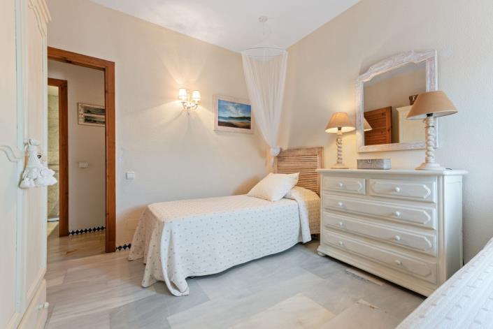 Image No.14-3 Bed Apartment for sale