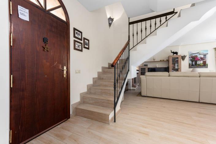 Image No.2-Maison de ville de 2 chambres à vendre à Estepona