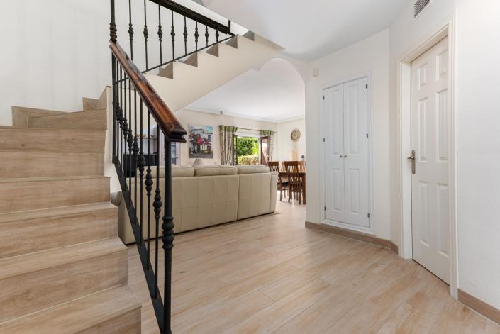 Image No.3-Maison de ville de 2 chambres à vendre à Estepona