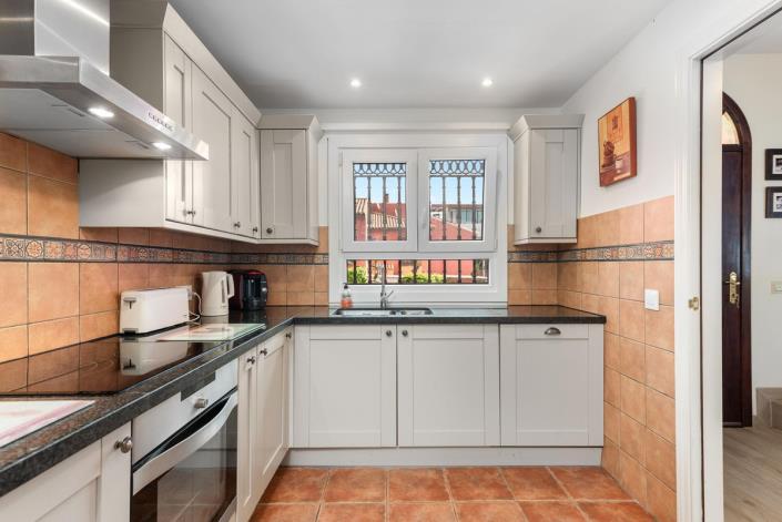 Image No.6-Maison de ville de 2 chambres à vendre à Estepona