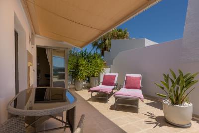 10-bb915d1cb19341576dcdc994b81ab9c5