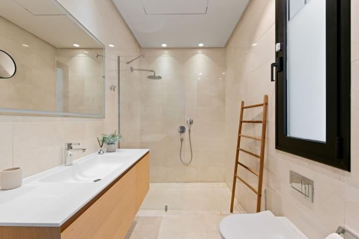 Image No.16-5 Bed Villa for sale