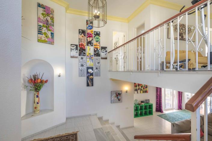 Image No.3-5 Bed Villa for sale