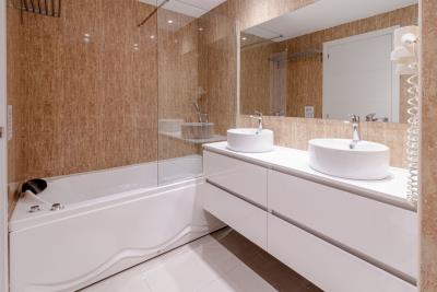 13-5fd73dea700db77384c091ca9818b1a9