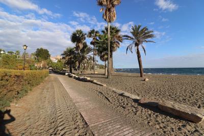 2-5bd7b9d04b45e33852eaf0ec6670150d