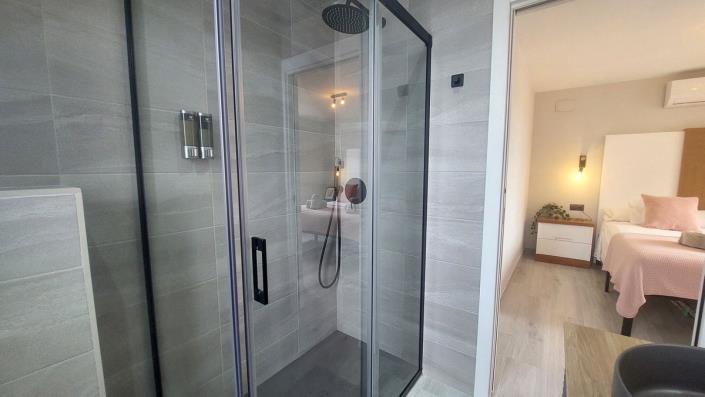 Image No.23-2 Bed Apartment for sale