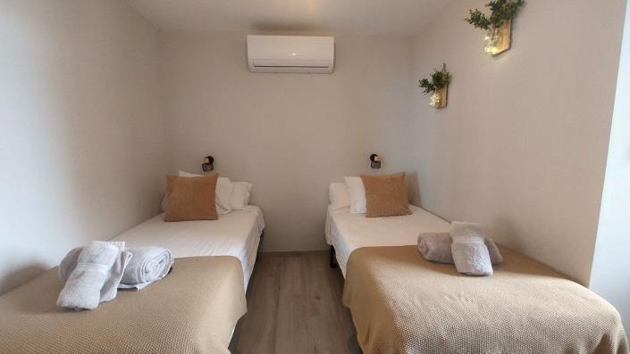 Image No.25-2 Bed Apartment for sale