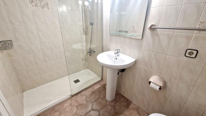 Image No.17-3 Bed Apartment for sale