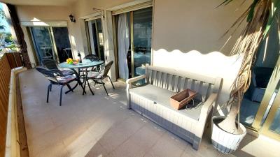 8-e64a9055bba3e77ac8aca3b893cdf826