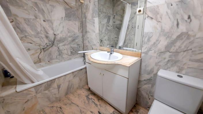 Image No.17-2 Bed Apartment for sale