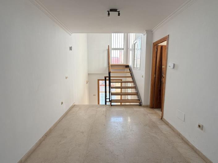 Image No.6-4 Bed Townhouse for sale