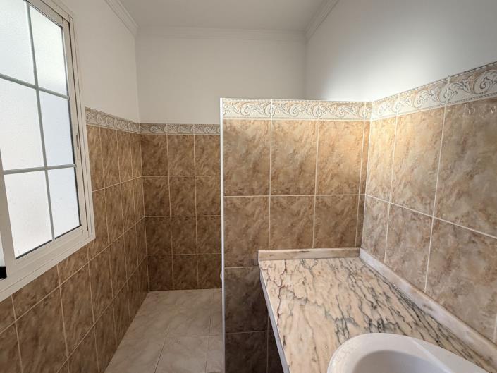 Image No.17-4 Bed Townhouse for sale