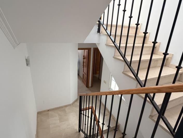 Image No.19-4 Bed Townhouse for sale