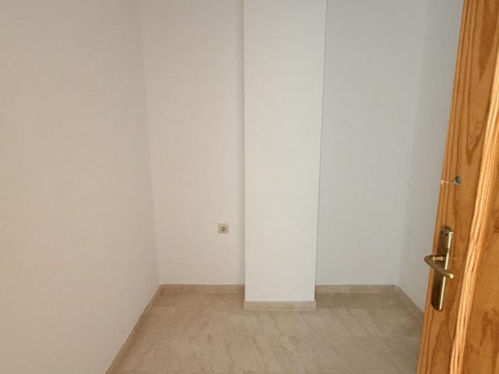 Image No.22-4 Bed Townhouse for sale