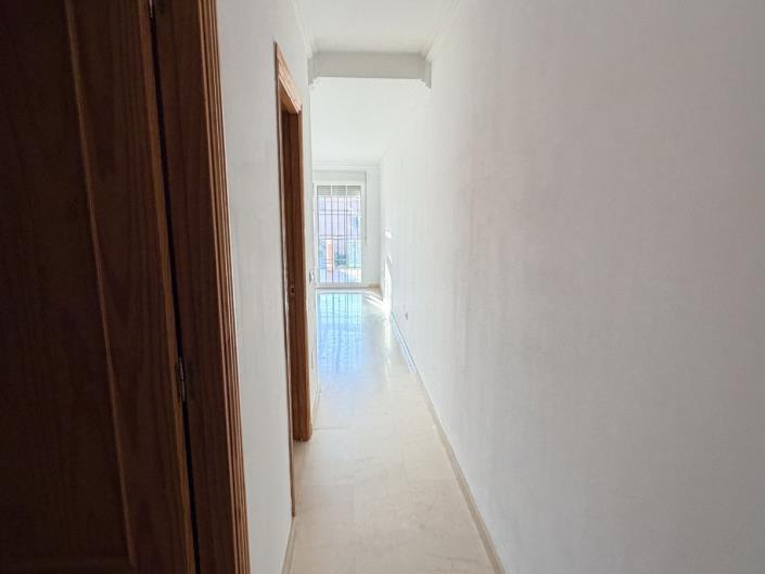 Image No.26-4 Bed Townhouse for sale