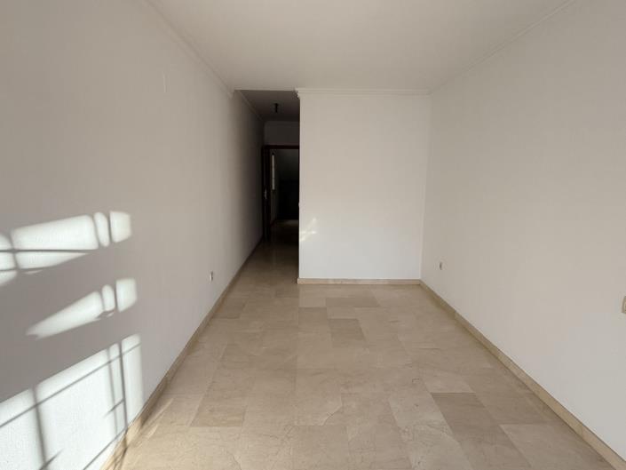 Image No.30-4 Bed Townhouse for sale