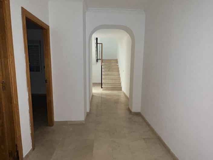 Image No.39-4 Bed Townhouse for sale