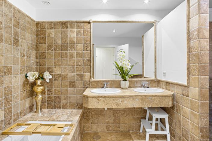 Image No.20-2 Bed Apartment for sale