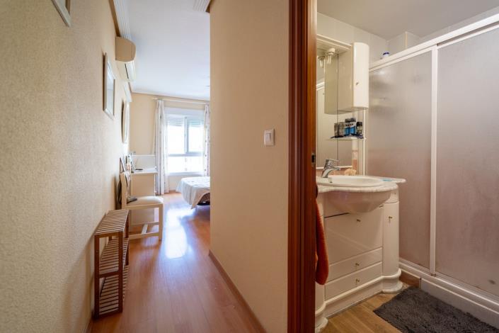 Image No.16-2 Bed Apartment for sale