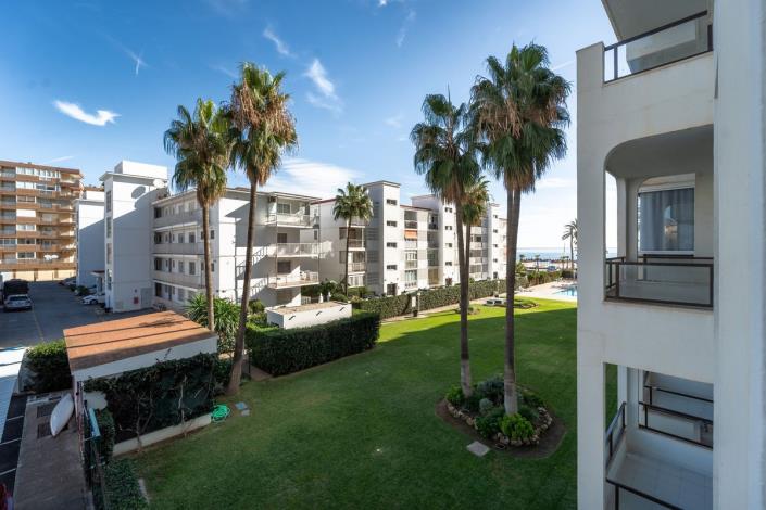 Image No.25-2 Bed Apartment for sale