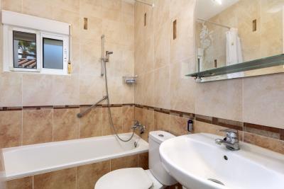 11-20939a0134ad724a8cb2a801094d15a4