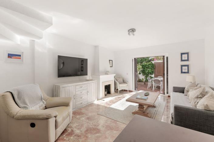 Image No.2-2 Bed Townhouse for sale