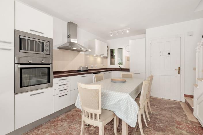 Image No.7-2 Bed Townhouse for sale