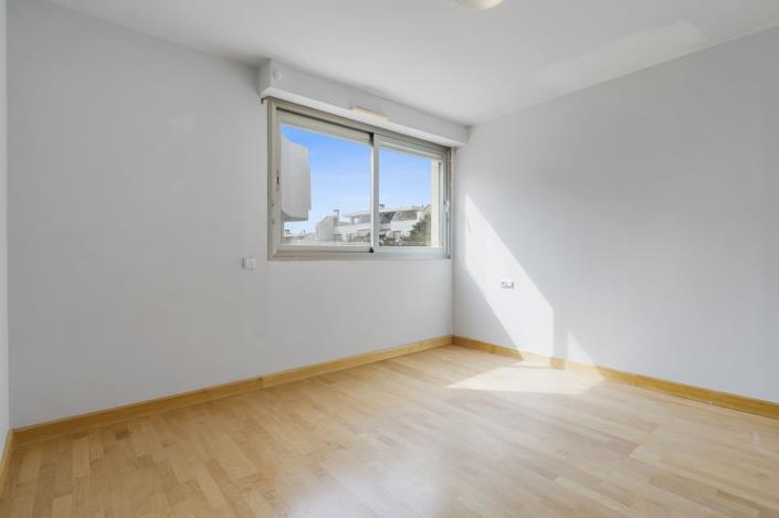 Image No.17-3 Bed Apartment for sale