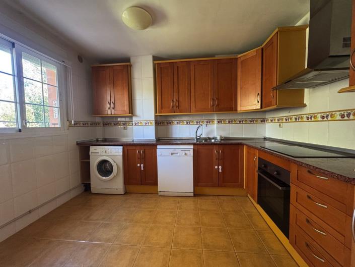 Image No.25-2 Bed Apartment for sale