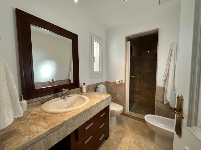 Image No.11-Maison de ville de 4 chambres à vendre à Marbella