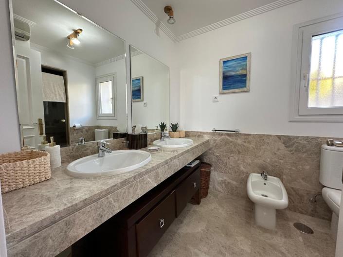 Image No.12-Maison de ville de 4 chambres à vendre à Marbella