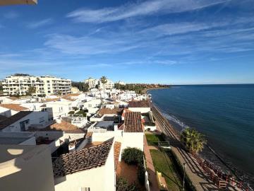 10-bb915d1cb19341576dcdc994b81ab9c5