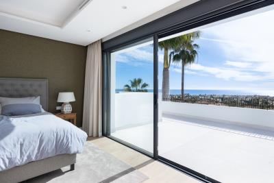 12-53013098fcab6c38b1379cd33298e050