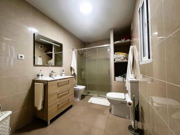 10-bb915d1cb19341576dcdc994b81ab9c5