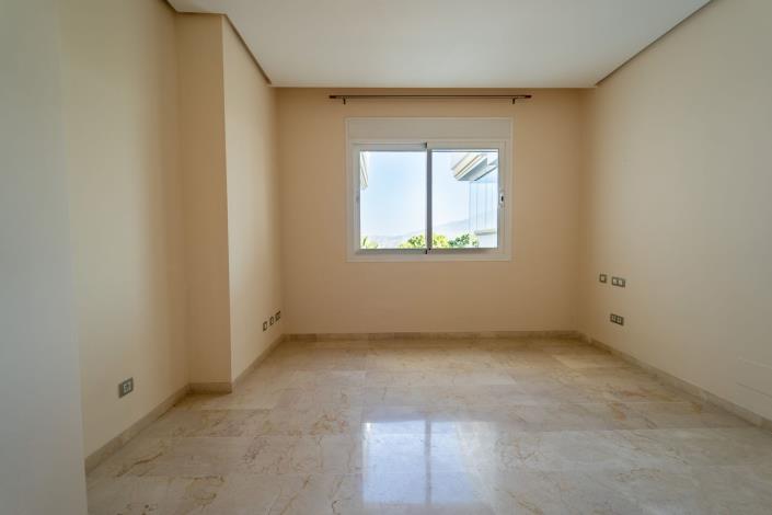 Image No.33-3 Bed Apartment for sale