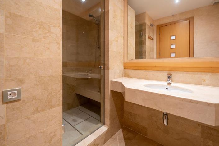 Image No.40-3 Bed Apartment for sale