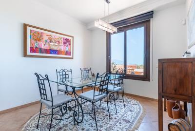 11-20939a0134ad724a8cb2a801094d15a4