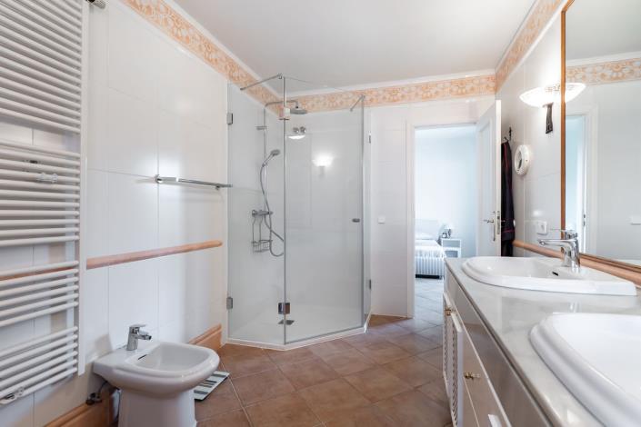 Image No.17-3 Bed Apartment for sale